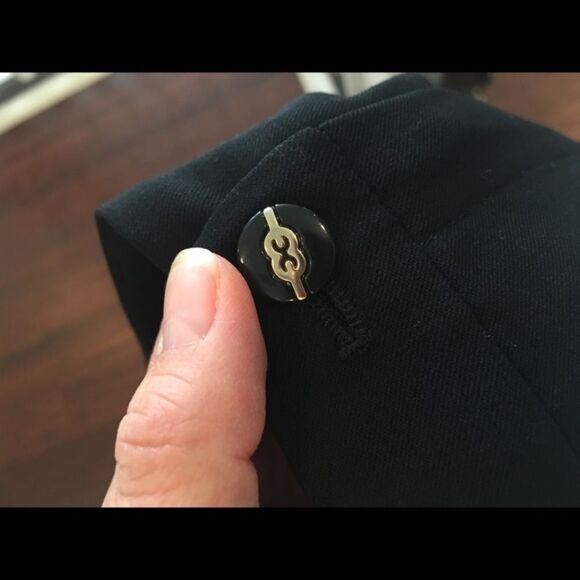 ESCADA pencil skirt with lovely buttons - Picture 3 of 8